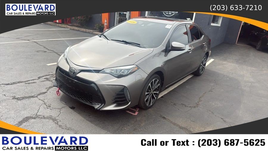Used 2018 Toyota Corolla SE w/ SE Premium Package FWD image 3
