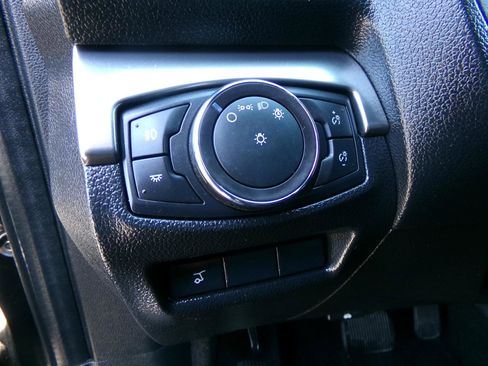 Used 2018 Ford Explorer XLT w/ Equipment Group 202A AWD/4WD image 14