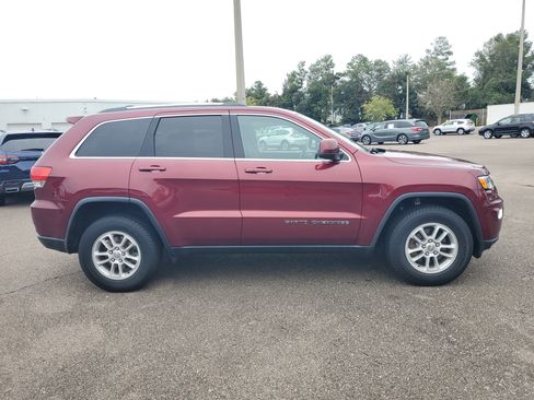 Used 2018 Jeep Grand Cherokee Laredo image 16