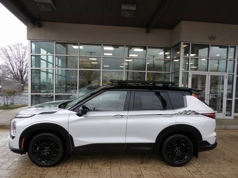 New 2026 Mitsubishi Outlander Trail Edition image 4