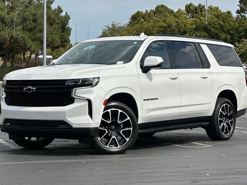 Used 2024 Chevrolet Suburban RST w/ Luxury Package AWD/4WD image 8
