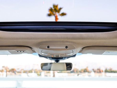 Used 2019 Lincoln Nautilus Select image 17