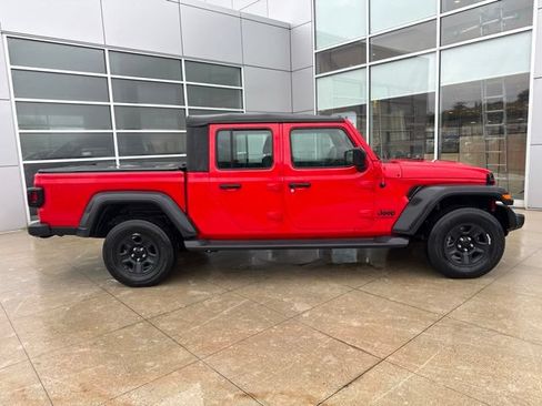 Used 2021 Jeep Gladiator Sport AWD/4WD image 8