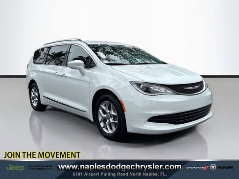 Used 2020 Chrysler Pacifica Touring-L Plus w/ Tire & Wheel Group image 1