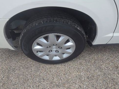 Used 2008 Chrysler Town & Country LX FWD image 9
