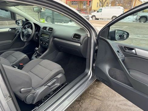 Used 2011 Volkswagen Golf 2-Door image 26