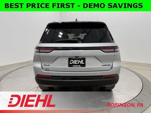 New 2025 Jeep Grand Cherokee Limited w/ Black Appearance Package image 6