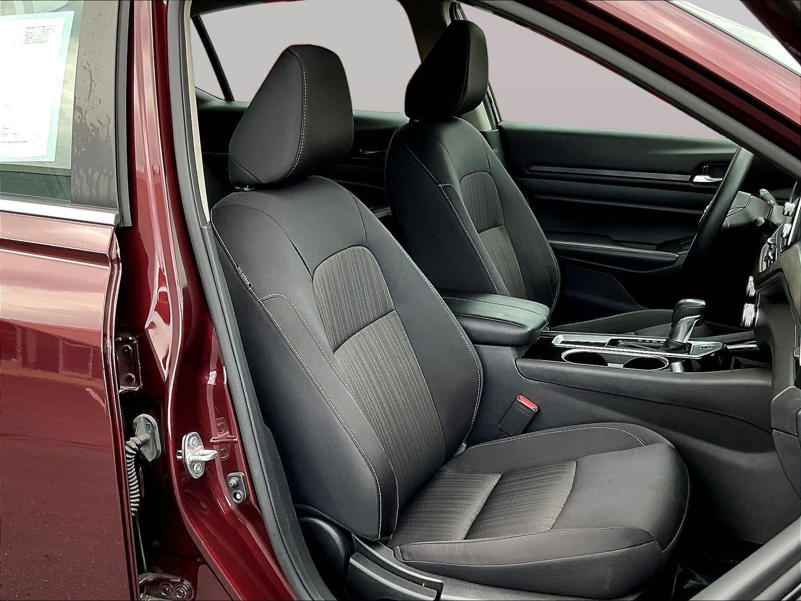 Certified 2024 Nissan Altima 2.5 SV FWD image 31