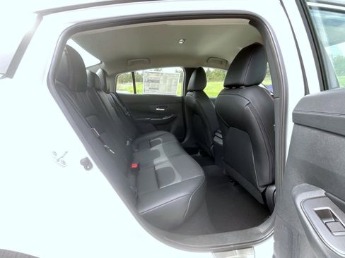 New 2026 Nissan Sentra SR FWD image 19