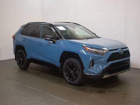 Used 2022 Toyota RAV4 XSE w/ XSE Grade Weather Package AWD/4WD image 1