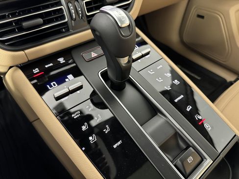 Used 2025 Porsche Macan image 19