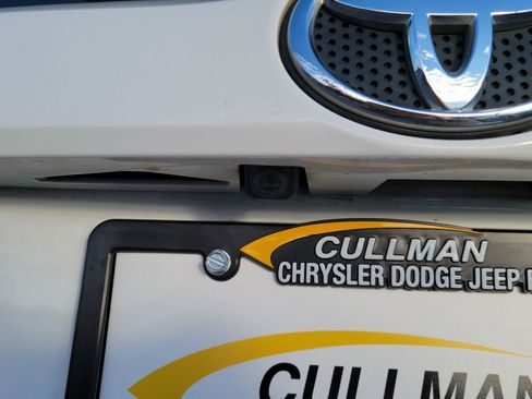 Used 2018 Toyota RAV4 XLE image 31