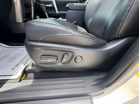 Used 2022 Toyota 4Runner Limited AWD/4WD image 18