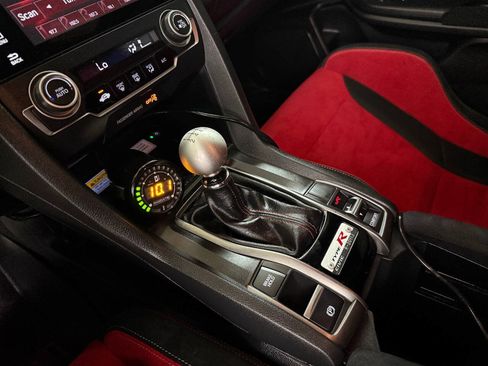 Used 2018 Honda Civic Type R image 40