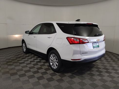 Used 2021 Chevrolet Equinox LS w/ LS Convenience Package FWD image 5