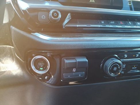 Used 2024 Chevrolet Silverado 2500 LT image 20