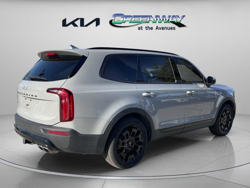 Certified 2022 Kia Telluride SX w/ SX Prestige Package image 4