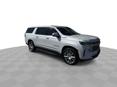 Certified 2023 Chevrolet Suburban High Country AWD/4WD image 2
