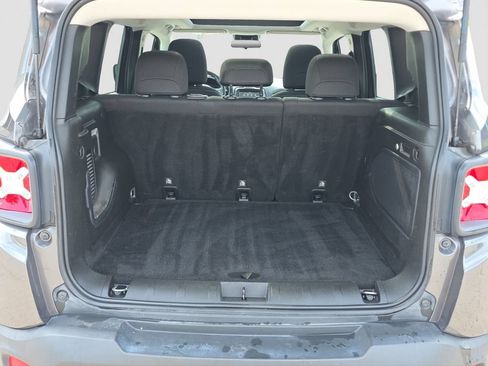 Used 2018 Jeep Renegade Trailhawk AWD/4WD image 17