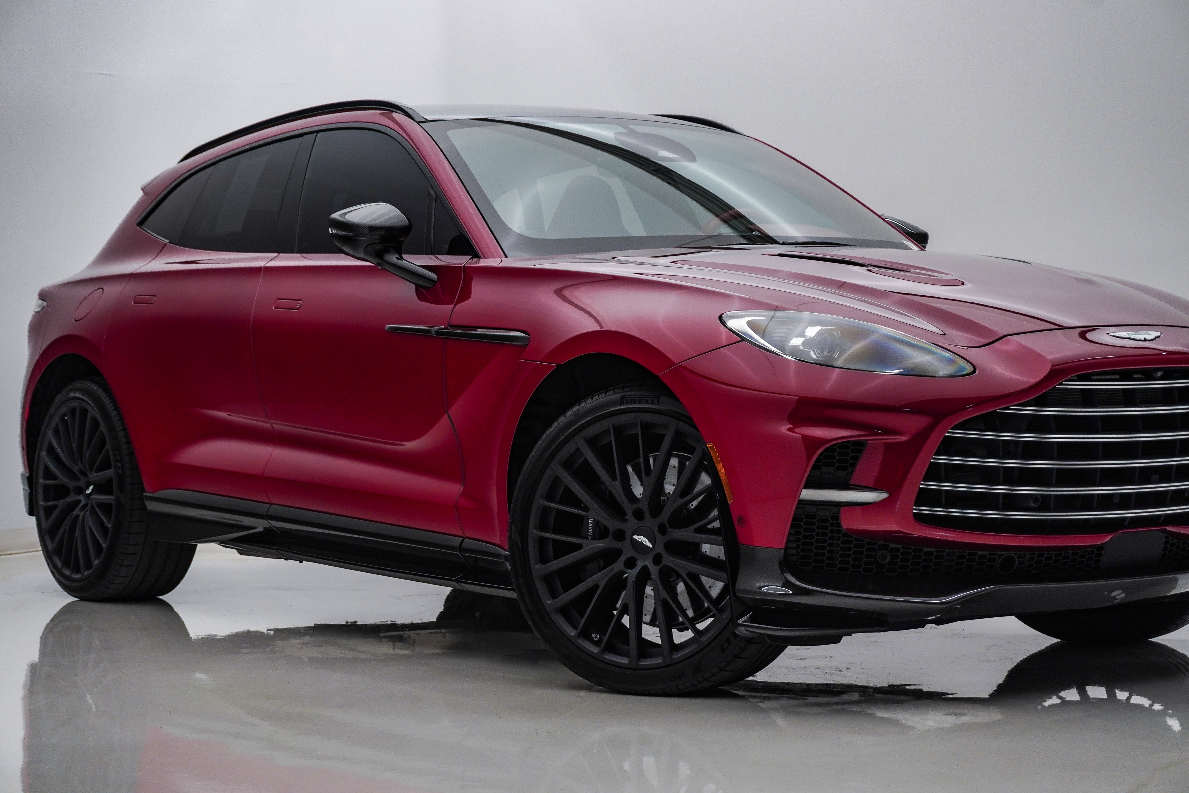 Used 2025 Aston Martin DBX 707 AWD/4WD image 2