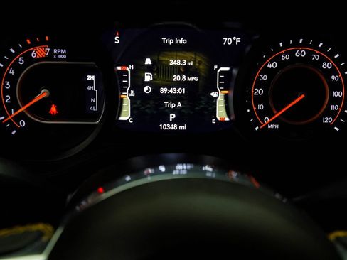 Used 2024 Jeep Wrangler Unlimited Sahara w/ Technology Group AWD/4WD image 36
