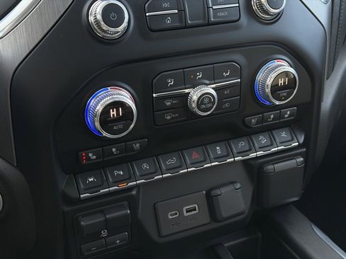 Used 2020 GMC Sierra 1500 Denali w/ Denali Ultimate Package image 37