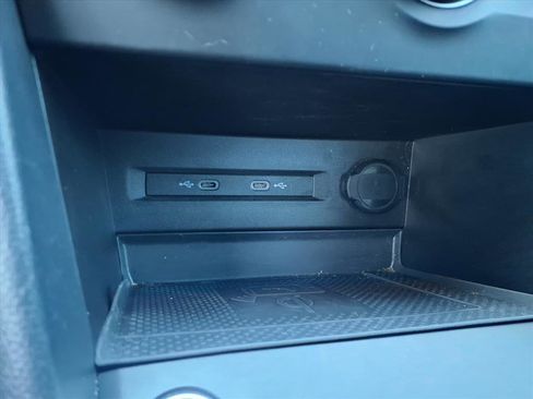 Certified 2022 Volkswagen Taos SE image 18