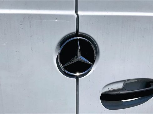 Used 2025 Mercedes-Benz Sprinter 2500 image 21