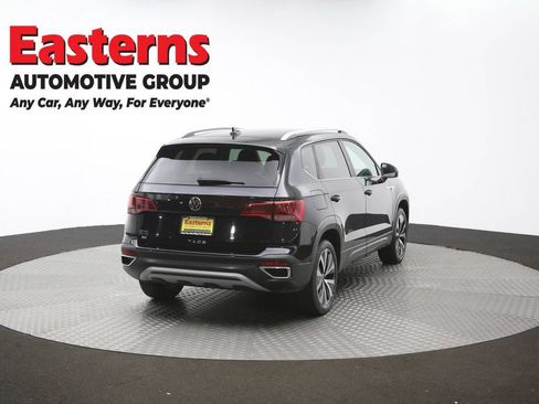 Used 2024 Volkswagen Taos SE FWD image 38