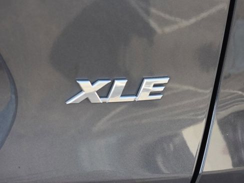 Used 2021 Toyota RAV4 XLE image 8