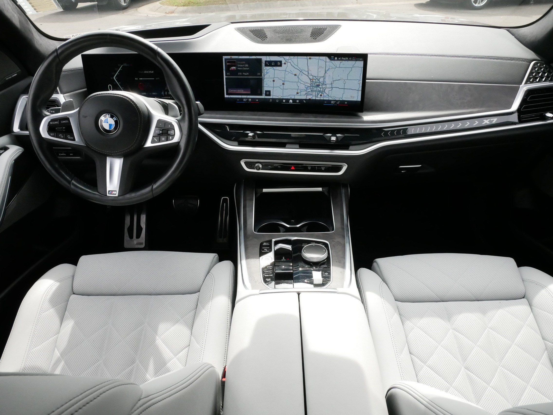 Used 2024 BMW X7 xDrive40i w/ M Sport Package AWD/4WD image 10