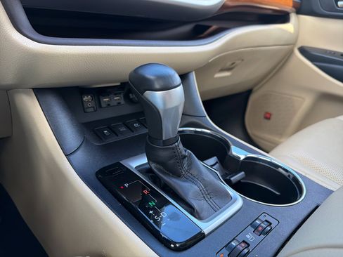 Used 2019 Toyota Highlander Limited image 28