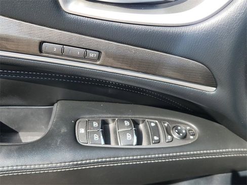 Used 2019 INFINITI QX60 Luxe w/ Essential Package image 13