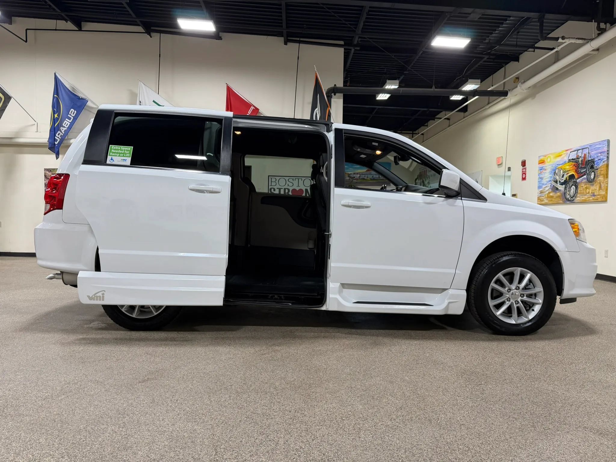 Used 2019 Dodge Grand Caravan SXT FWD image 23