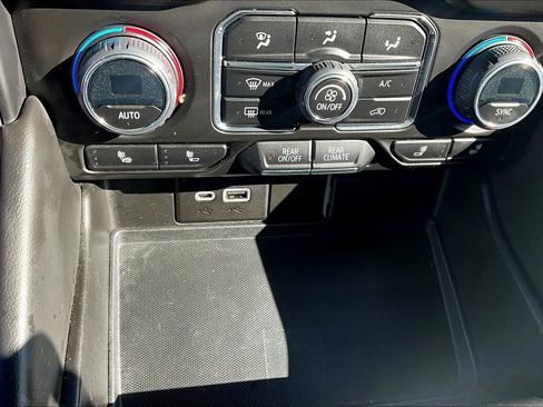 Used 2023 Chevrolet Tahoe Z71 AWD/4WD image 33