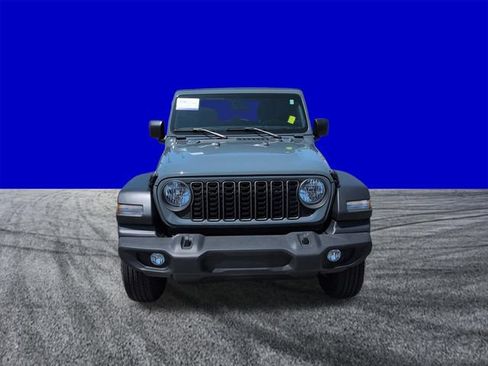 Used 2025 Jeep Wrangler Sport AWD/4WD image 9