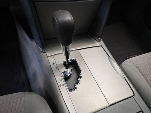 Used 2011 Toyota Camry LE FWD image 9