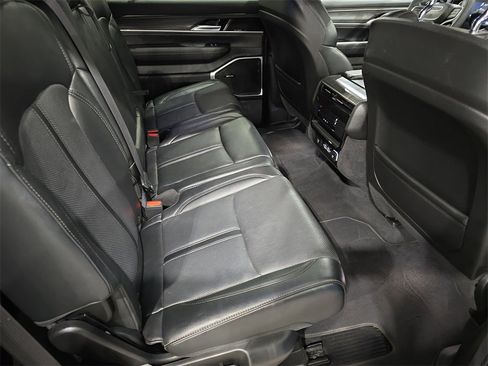 Used 2024 Jeep Wagoneer L Series II w/ Flexible Seating Group image 11