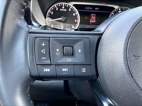 Used 2024 Nissan Pathfinder SV FWD image 16