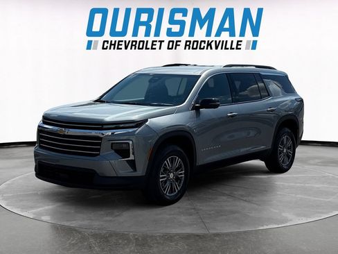 Used 2026 Chevrolet Traverse LT w/ Driver Confidence Package AWD/4WD image 2