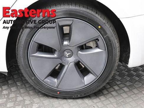 Used 2023 Tesla Model 3 Standard Range RWD image 8