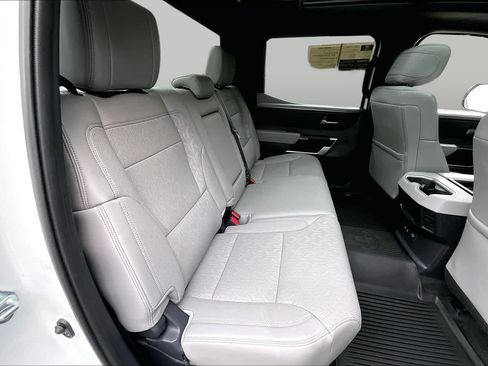 Used 2025 Toyota Tundra Limited AWD/4WD image 19
