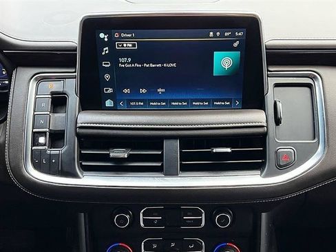 Used 2022 Chevrolet Suburban LT RWD image 30