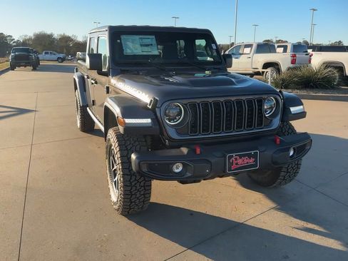 New 2025 Jeep Gladiator Rubicon w/ Convenience Group image 3