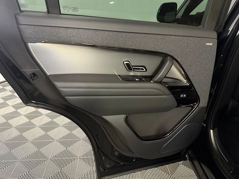 Used 2025 Land Rover Range Rover Sport SE AWD/4WD image 26
