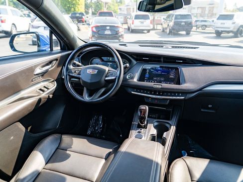 Used 2022 Cadillac XT4 Premium Luxury w/ Safety Alert Package AWD/4WD image 22