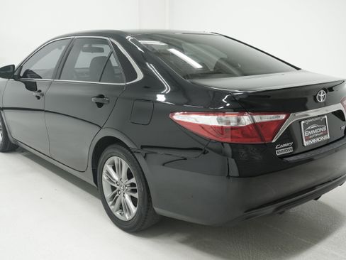Used 2016 Toyota Camry SE FWD image 6