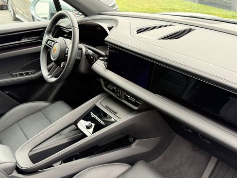 Used 2025 Porsche Macan 4 Electric AWD/4WD image 15