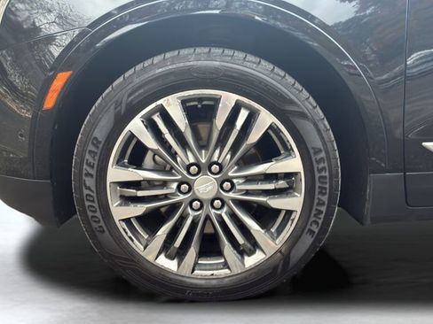 Used 2018 Cadillac XT5 Premium Luxury w/ Driver Assist Package image 19