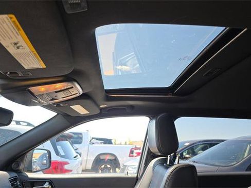 Used 2025 Dodge Durango GT AWD/4WD image 14